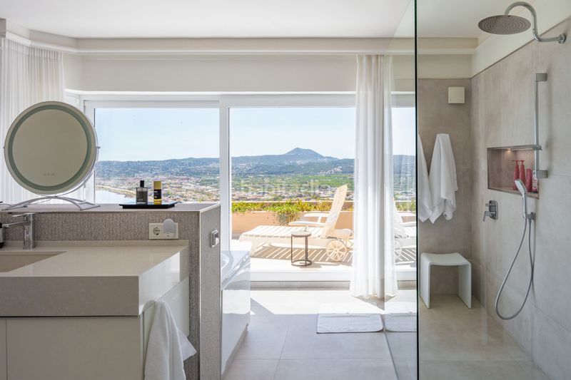 Foto e5148524-38d4-40b2-816b-9ae60abae661. Casa amb calefacció aparcament piscina a Puerto Xàbia