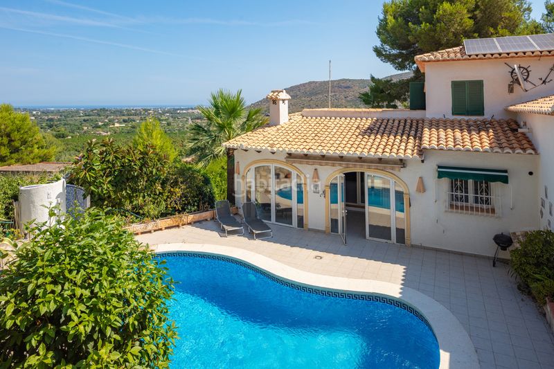 Foto 098d4cfc-821d-4da0-93a1-0b47107753a1. Casa amb aparcament piscina a Centro Pedreguer
