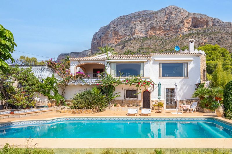 Foto f5949bfe-62f1-49be-9c1e-4f2daa6b58ce. Casa amb calefacció aparcament piscina a Montgó - Ermita Xàbia