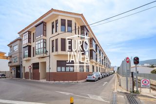 Geschäftsraum in Gata de Gorgos. Local comercial de 653 m con posibilidad de cambio de uso a resi