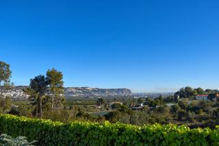Casa in Partida Comunes-Adsubia. Espectacular villa estilo mediterráneo a la venta en la tranquil