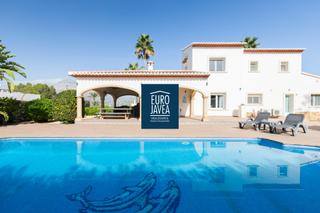 Casa a Partida Comunes-Adsubia. Villa de estilo finca mediterránea en venta exclusiva en la zona