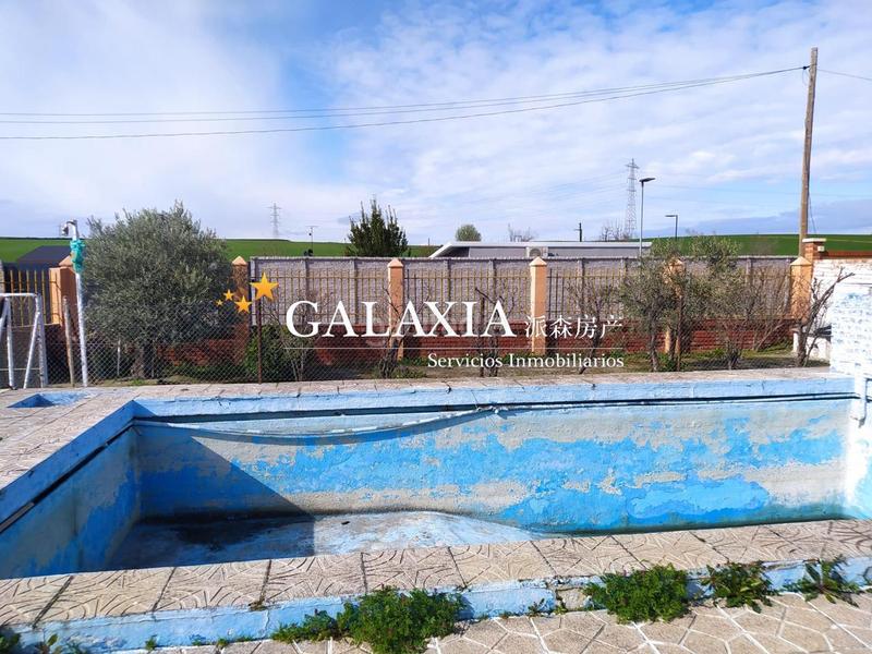 Foto 32b697c5-a66c-4933-8261-315a8f31b520. Casa amb calefacció aparcament piscina a La Dehesa de Moratalaz Illescas