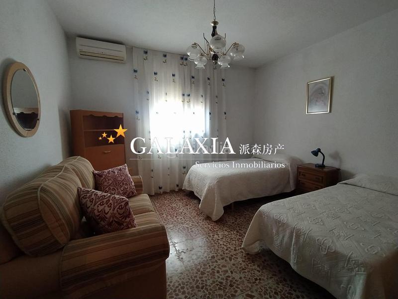 Foto b66378a4-9bf1-46e3-8182-7621f9f41173. Casa amb calefacció aparcament piscina a La Dehesa de Moratalaz Illescas