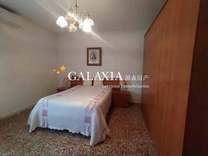 Foto e2585fb7-24d3-4f29-a8ca-5b8a416c3020. Casa amb calefacció aparcament piscina a La Dehesa de Moratalaz Illescas