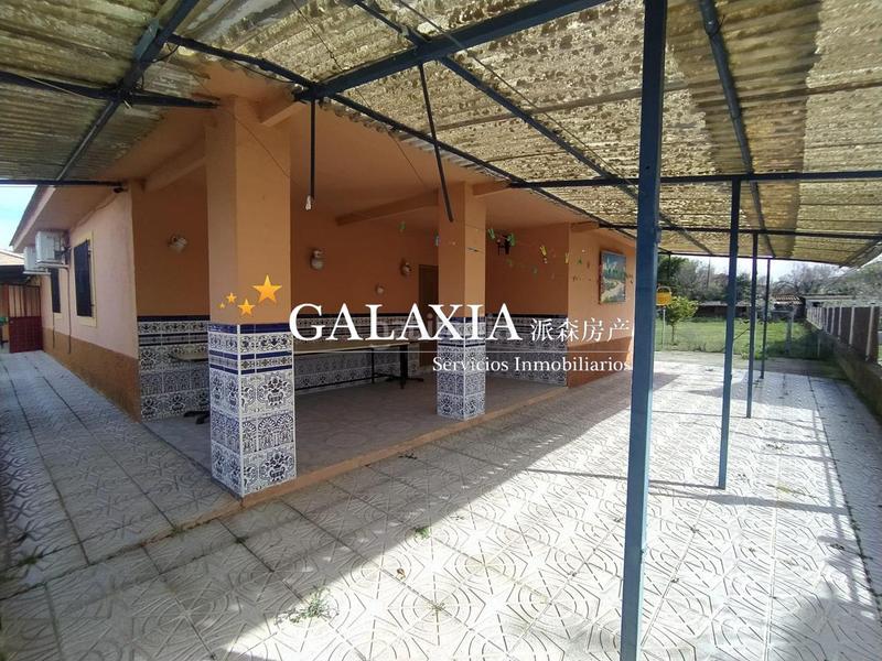 Foto e47b1b0c-223c-4b3b-891a-16a945436f31. Casa amb calefacció aparcament piscina a La Dehesa de Moratalaz Illescas