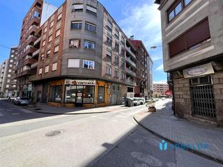 Appartement  Dos de mayo. Piso de 3 dormitorios,bao y aseo de cortesia