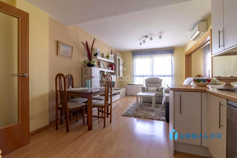 Foto 23a7cb5e-fe02-4047-b47b-ebc86fe30986. Apartamento piso de un dormitorio garaje trastero pádel y piscina en Fuenlabrada