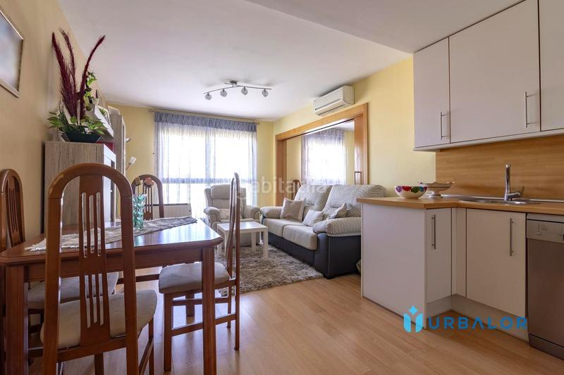 Foto 913d0bc5-10cb-402b-bbe1-88ae3e3af68d. Apartamento piso de un dormitorio garaje trastero pádel y piscina en Fuenlabrada