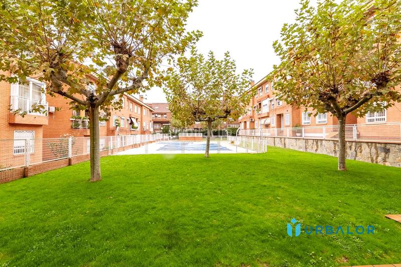 Foto b52da83e-c313-48ac-9746-ba25ee480d14. Duplex con riscaldamento parcheggio piscina in Prado de Santo Domingo Alcorcón