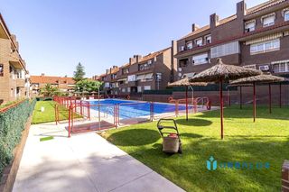 Dúplex a Calle Los Pinos