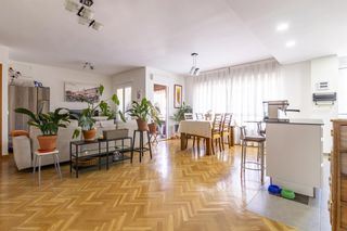 Zweistöckige Wohnung  Los pinos. Dúplex reformado con terraza piscina y garaje