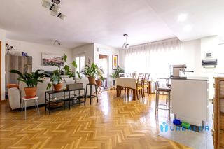 Duplex  Los pinos. Dúplex reformado con terraza piscina y garaje