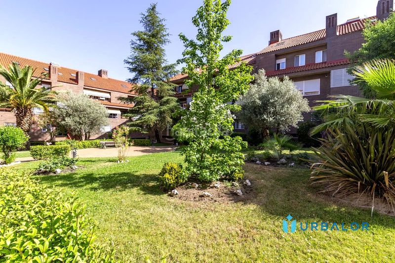 Foto dea76882-5848-4749-9de5-9ffe60c1c38c. Dúplex amb calefacció aparcament piscina a Prado de Santo Domingo Alcorcón