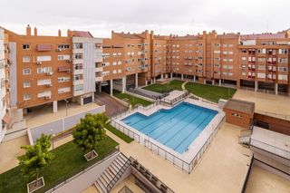 Appartement  Las retamas. Piso de 3 dorm, 2 baños, garaje  trastero  piscina