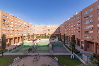 Pis  Parque bujaruelo. Piso 3 dorm, 2 baños, garaje  trastero. piscina