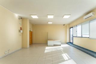 Rent Office space in Calle esteban terradas 6