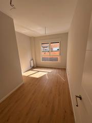 Planta baixa  Calle germán pérez carrasco. Vivienda de reestreno en calle alcalá junto a arturo soria