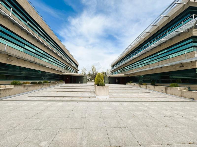 Foto 2fc9b6e4-bf01-4c36-9308-511fe7d5741c. Lloguer oficina amb calefacció aparcament a El Pinar-Punta Galea Rozas de Madrid (Las)