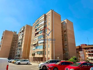 Etagenwohnung  Castilla. Av. castilla, 3 habitaciones, garaje