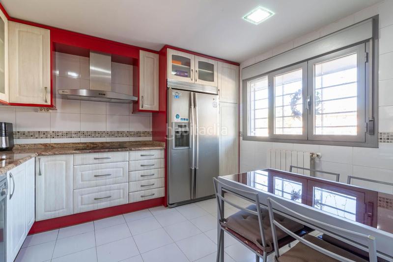 Foto 4edc4f0b-cf66-4788-8629-85f703841991. Maison jumelée avec chauffage parking dans Las Lomas-Salinera-La Muñeca Guadalajara