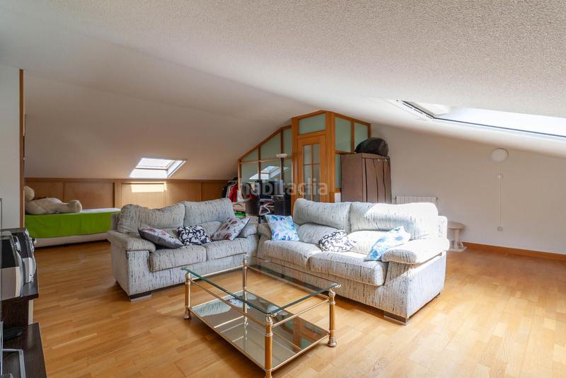 Foto 7a4d8d22-3439-4ebb-ad20-d91d5bfaa8d2. Maison jumelée avec chauffage parking dans Las Lomas-Salinera-La Muñeca Guadalajara