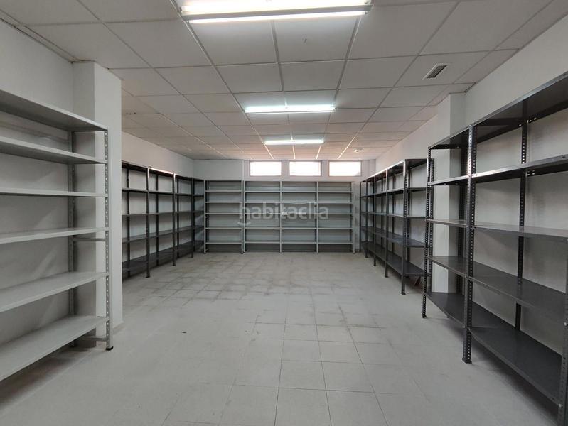 Foto f42fd4a2-6b57-42e6-91ff-132401e11062. Locale commerciale in Cabanillas del Campo