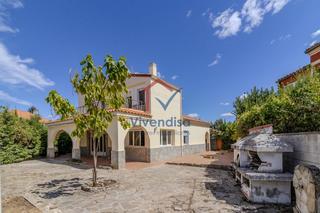 Xalet  Lope de vega. Chalet independiente en urbanización mirador del henares de caba