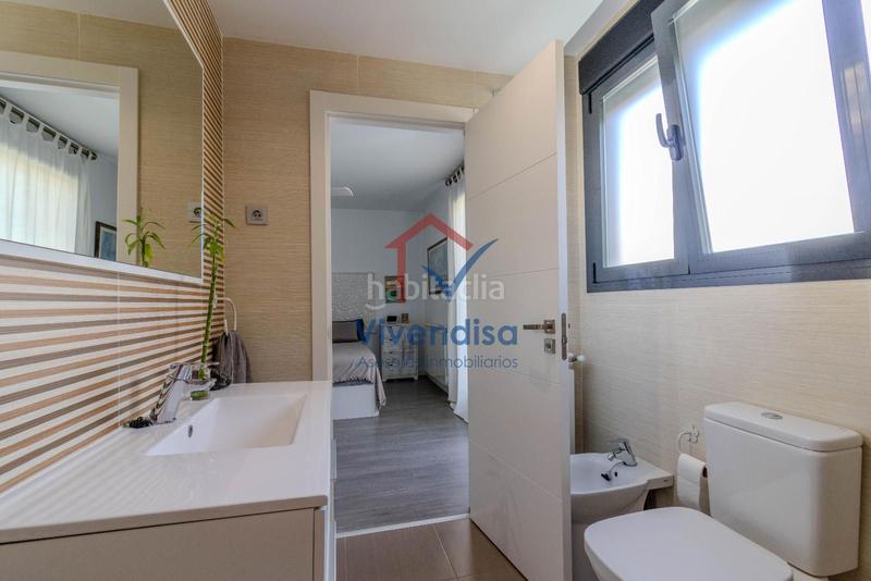 Foto 2fcedc7f-68f3-4969-8afd-4bb8e22ad32c. Casa pareada chalet de esquina con piscina en Cabanillas del Campo