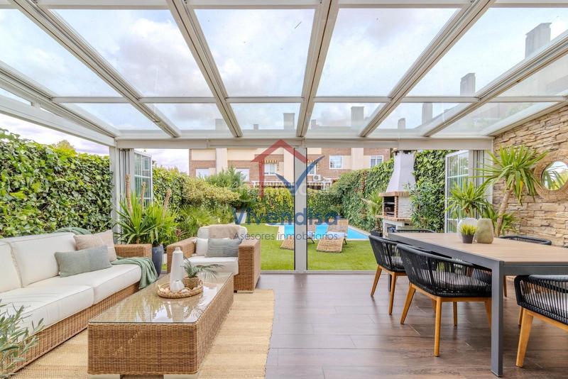 Foto 0c0dfa62-1630-4e7b-8a6f-04341fe72edd. Maison jumelée avec chauffage parking piscine dans Aguas Vivas Guadalajara