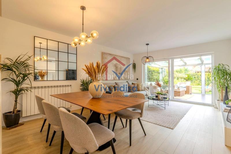 Foto 44f967fd-d00e-4f46-ae46-e350f999741e. Maison jumelée avec chauffage parking piscine dans Aguas Vivas Guadalajara