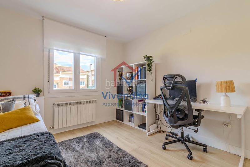 Foto 52c71866-a0b8-4744-8b10-42a075df138f. Maison jumelée avec chauffage parking piscine dans Aguas Vivas Guadalajara