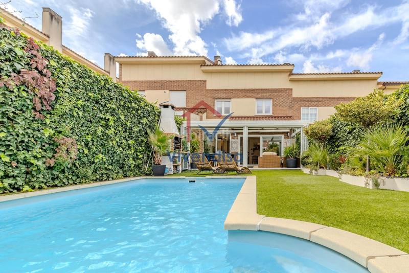 Foto 9be46612-9521-4683-a921-c35fffc3339f. Maison jumelée avec chauffage parking piscine dans Aguas Vivas Guadalajara