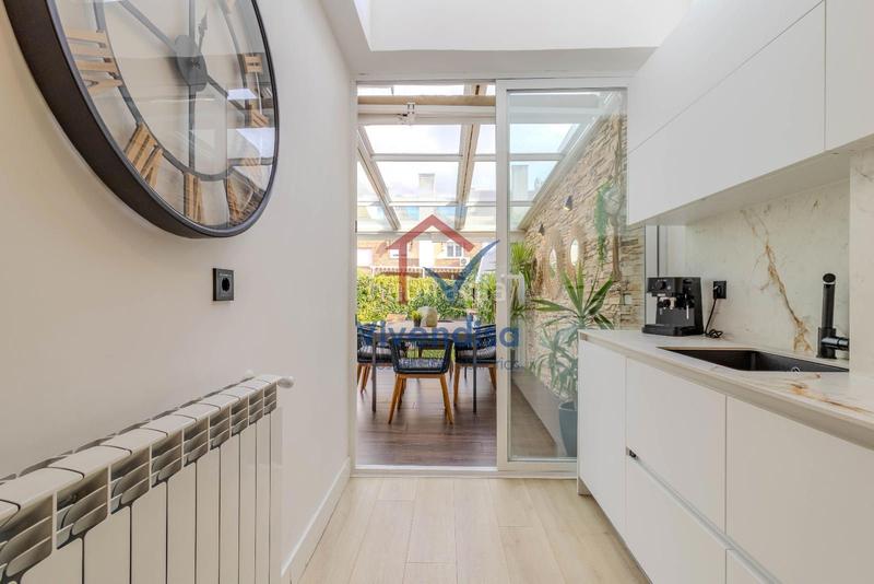 Foto b4cdc423-81ea-4960-b3a4-fd66bf700245. Maison jumelée avec chauffage parking piscine dans Aguas Vivas Guadalajara