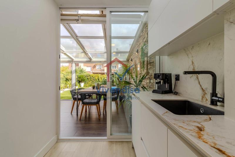 Foto cd0f8c02-510d-444c-9180-f677cdac6f58. Maison jumelée avec chauffage parking piscine dans Aguas Vivas Guadalajara