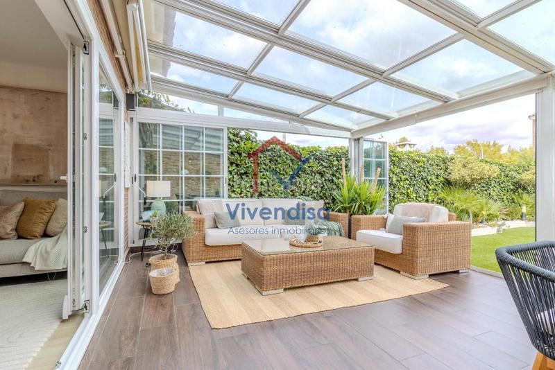 Foto da733d79-4ec2-4574-a214-a48b438415d9. Maison jumelée avec chauffage parking piscine dans Aguas Vivas Guadalajara