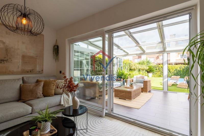 Foto e2514ddc-d06f-4614-8e7d-4f43457ed435. Maison jumelée avec chauffage parking piscine dans Aguas Vivas Guadalajara