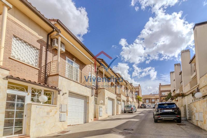 Foto eeba6f51-d8ba-4e94-a21f-71ff0354923c. Maison jumelée avec chauffage parking piscine dans Aguas Vivas Guadalajara