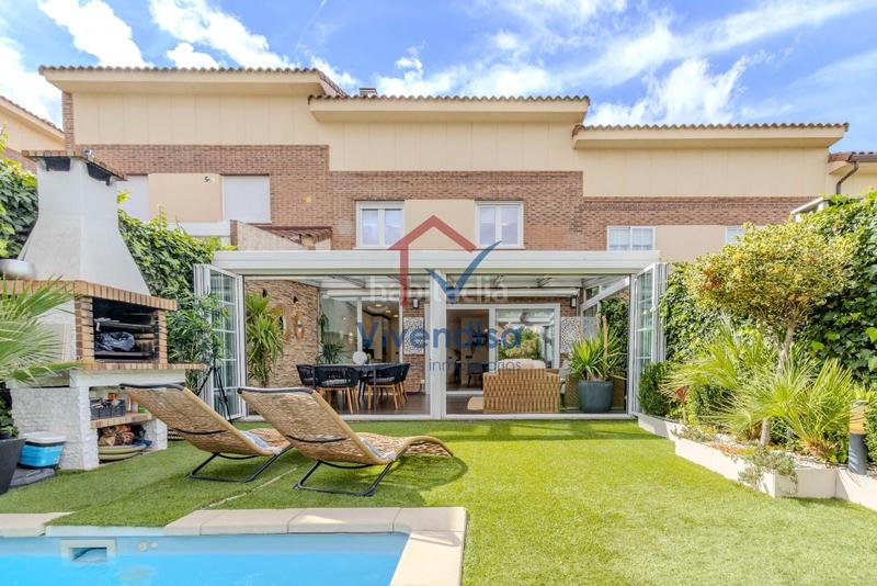 Foto f8a21edd-b4b5-4366-bfd6-8db237681ca5. Maison jumelée avec chauffage parking piscine dans Aguas Vivas Guadalajara