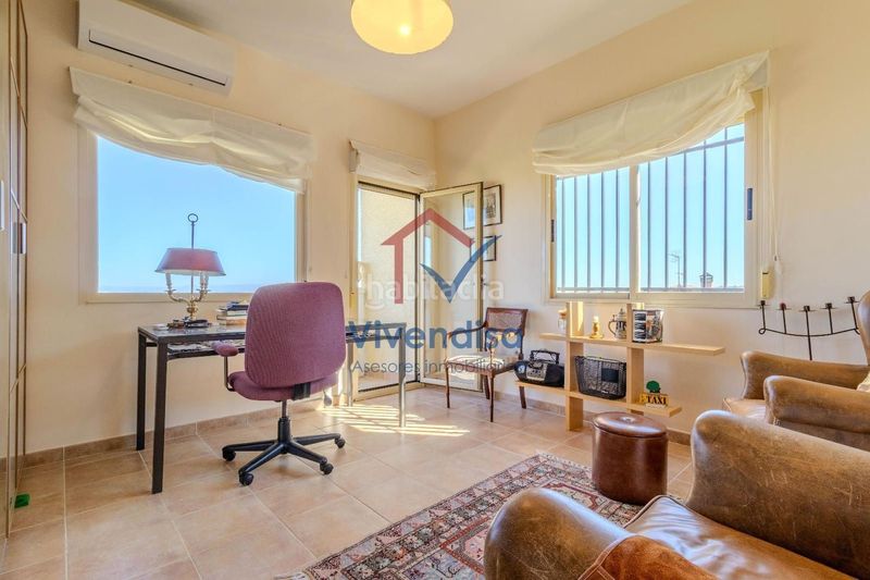 Foto 4a4f0bce-2391-48a8-9033-b16cd601c926. Xalet amb calefacció aparcament piscina a El Clavín-Valdeluz Guadalajara