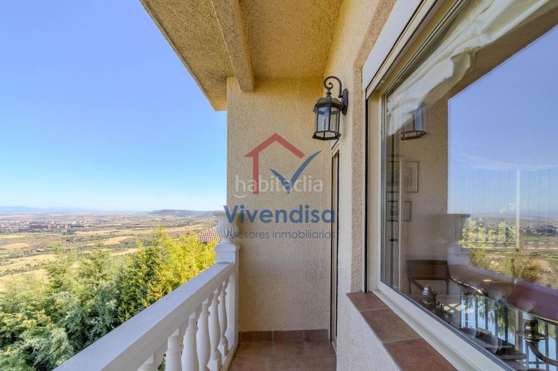 Foto 5e7ccf6b-fd49-4c1a-8c25-1e43007e064c. Xalet amb calefacció aparcament piscina a El Clavín-Valdeluz Guadalajara