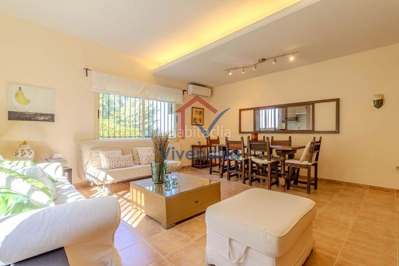 Foto 5f09dbe2-2ced-4ac7-94a1-de13b837336c. Xalet amb calefacció aparcament piscina a El Clavín-Valdeluz Guadalajara