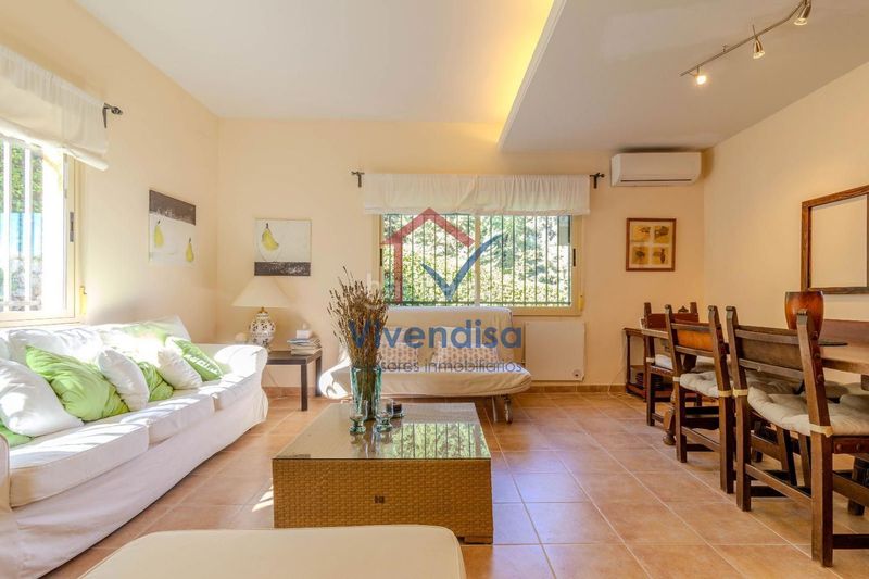 Foto 650ad28a-b288-4f04-833a-587ab3f8d29e. Xalet amb calefacció aparcament piscina a El Clavín-Valdeluz Guadalajara