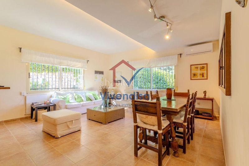 Foto 67fe0810-6317-4fe5-8c6f-166d65973d00. Xalet amb calefacció aparcament piscina a El Clavín-Valdeluz Guadalajara