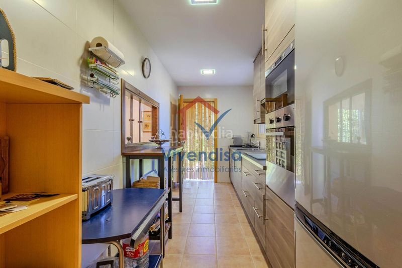 Foto 6e710f81-d2fd-4817-946d-a0f8b50370e0. Xalet amb calefacció aparcament piscina a El Clavín-Valdeluz Guadalajara