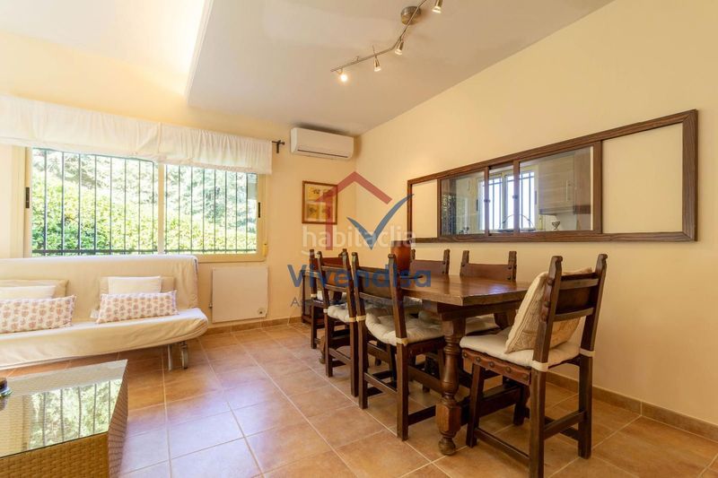 Foto 8f22f924-f195-440b-a92f-18755473cb82. Xalet amb calefacció aparcament piscina a El Clavín-Valdeluz Guadalajara