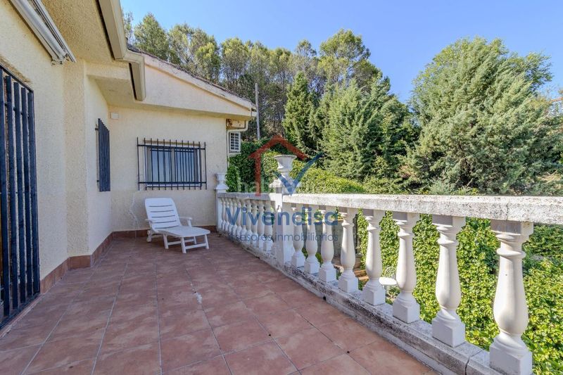 Foto c3963eaf-f9d1-44c0-8bba-9e7450cbce6b. Xalet amb calefacció aparcament piscina a El Clavín-Valdeluz Guadalajara