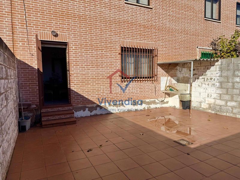 Foto 23404a7b-3ed8-4cfd-a012-1a0a4509546d. Casa adossada amb calefacció a Marchamalo