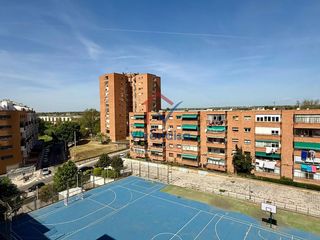 Pis  Solan de cabras. Gran piso de 4 habitaciones con garaje  manantiales