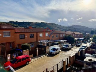 Casa adossada  Veguilla de la. Unifamiliar adosado en chiloeches  patio de 100m2